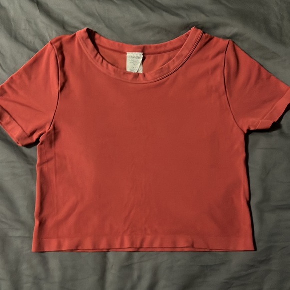 C’est Moi Red Cropped Tee - Picture 2 of 4